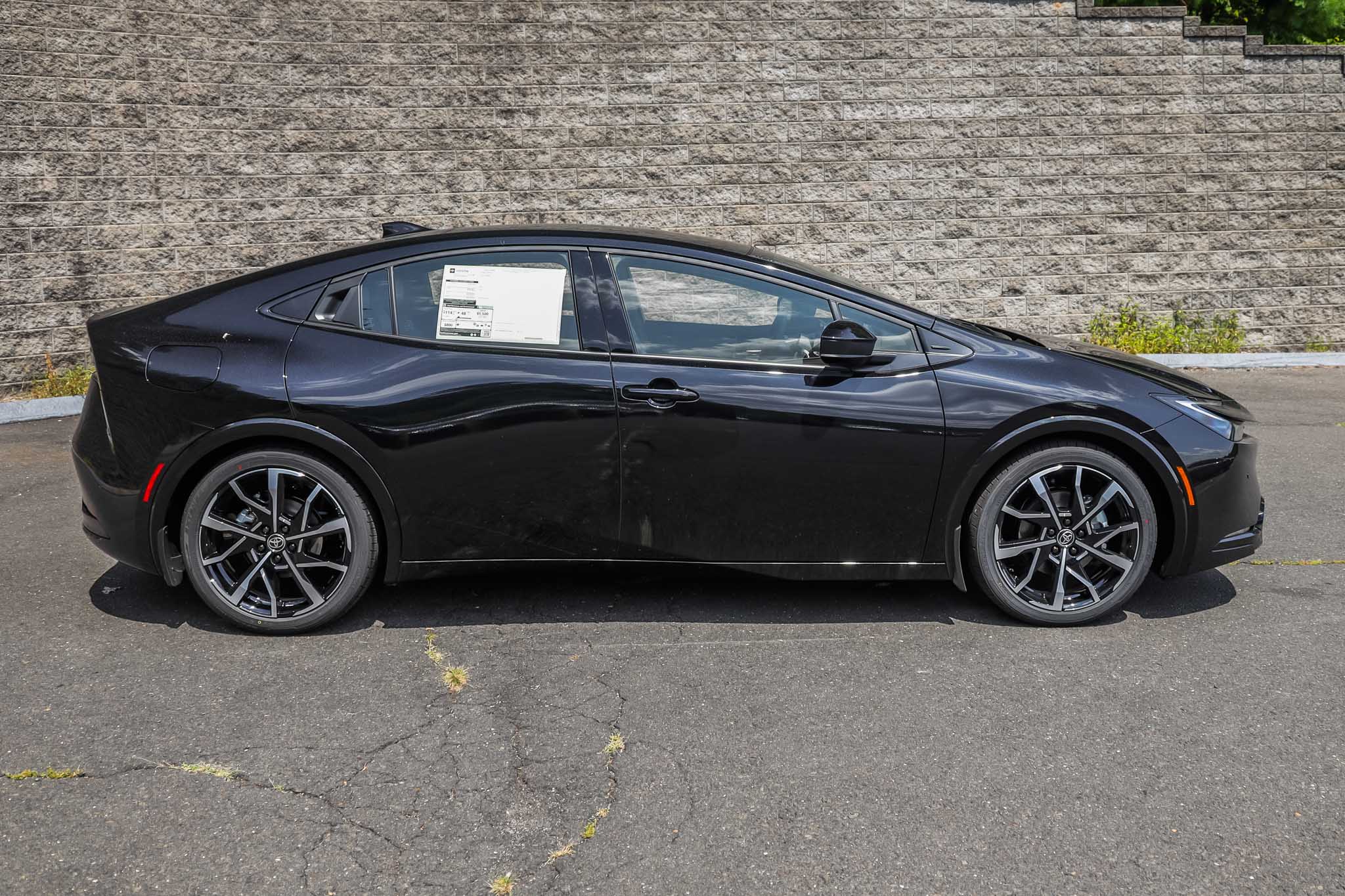 2025 Toyota Prius XSE Plug-in Hybrid photo 2