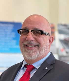 Staff member David Biolo from 95ceb0670ab3