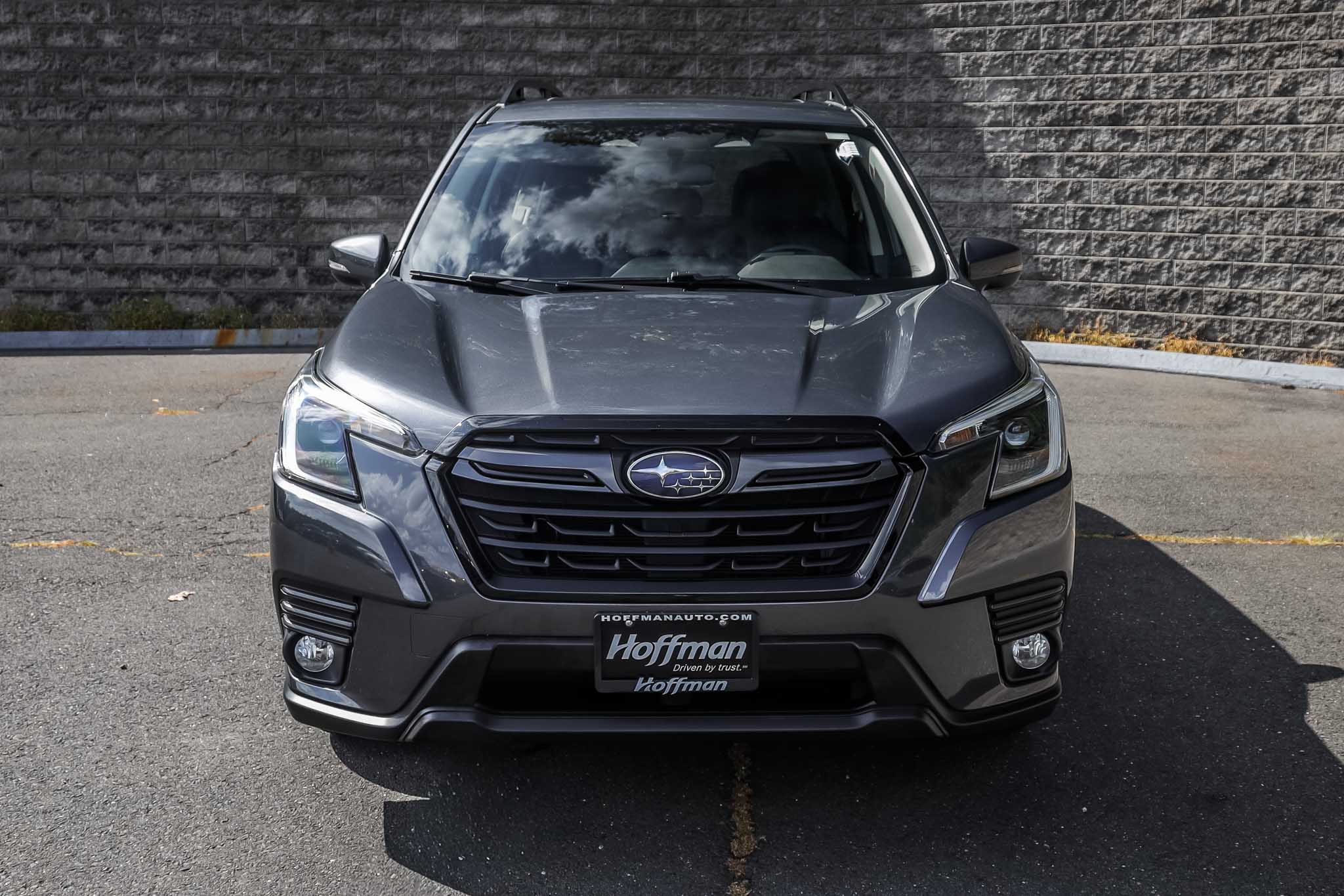 2022 Subaru Forester Limited photo 2
