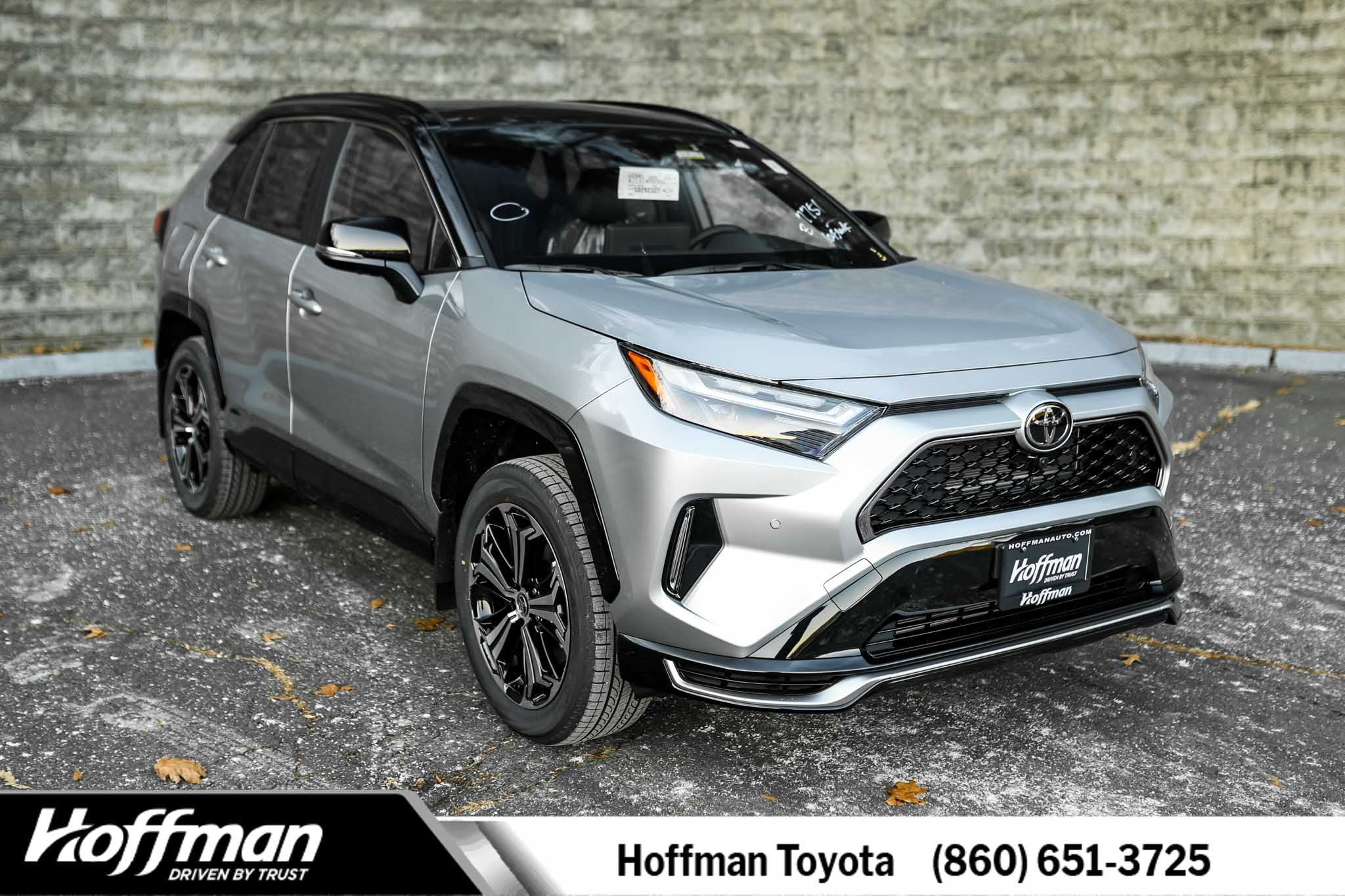 2025 Toyota RAV4 XSE's photo