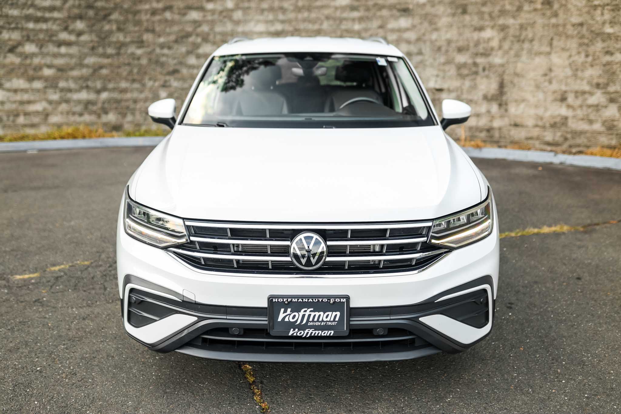 2022 Volkswagen Tiguan SE photo 2