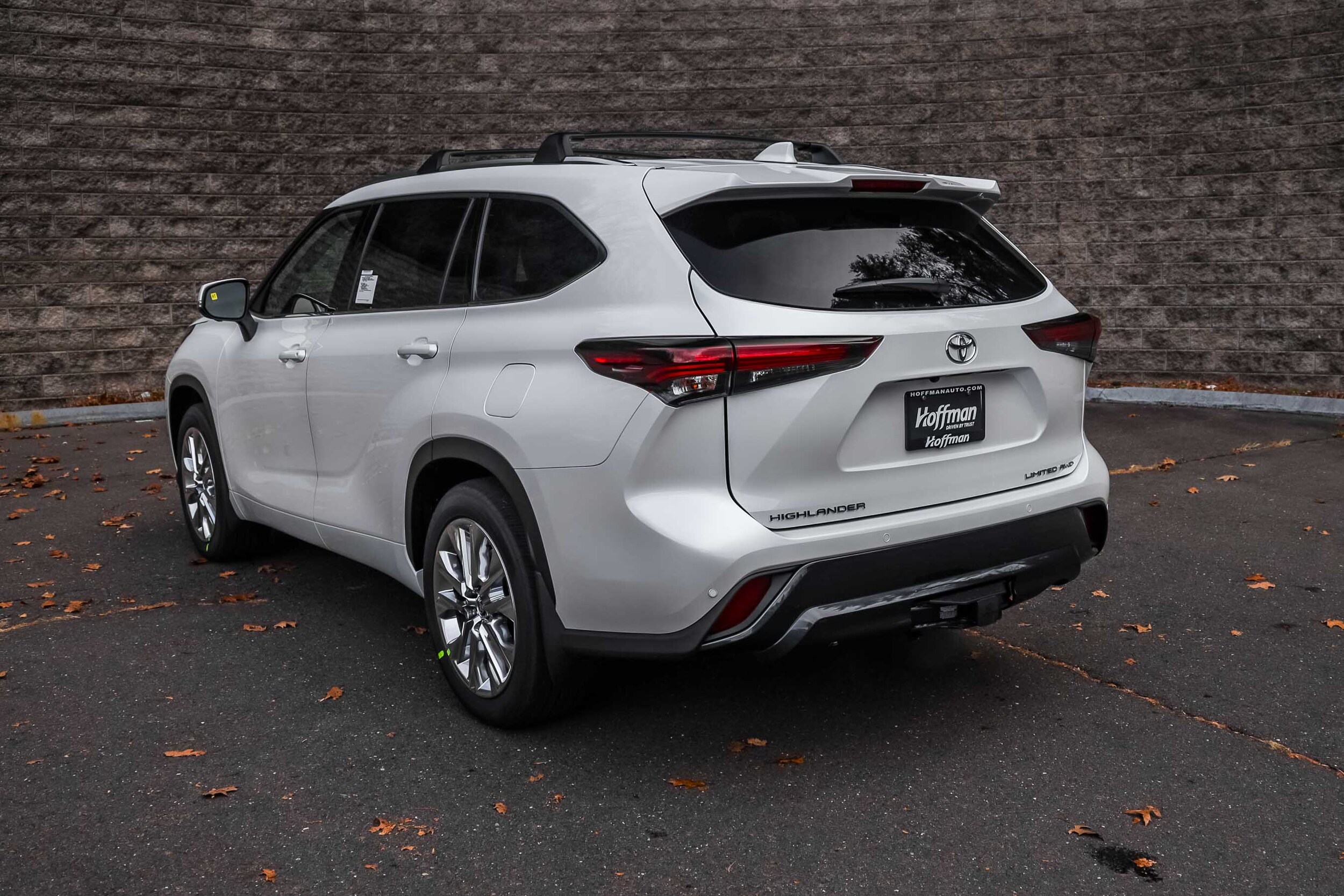 2026 Toyota Highlander Limited photo 4
