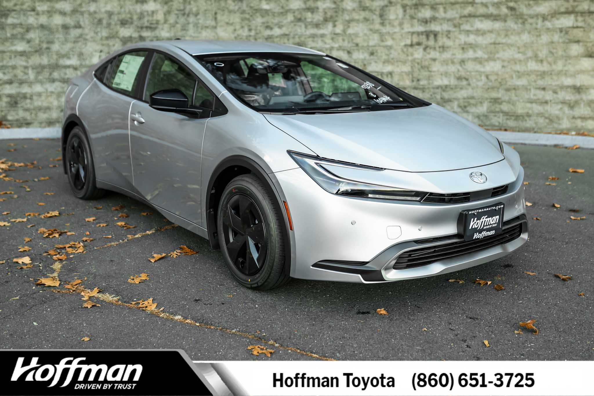 2026 Toyota Prius SE's photo