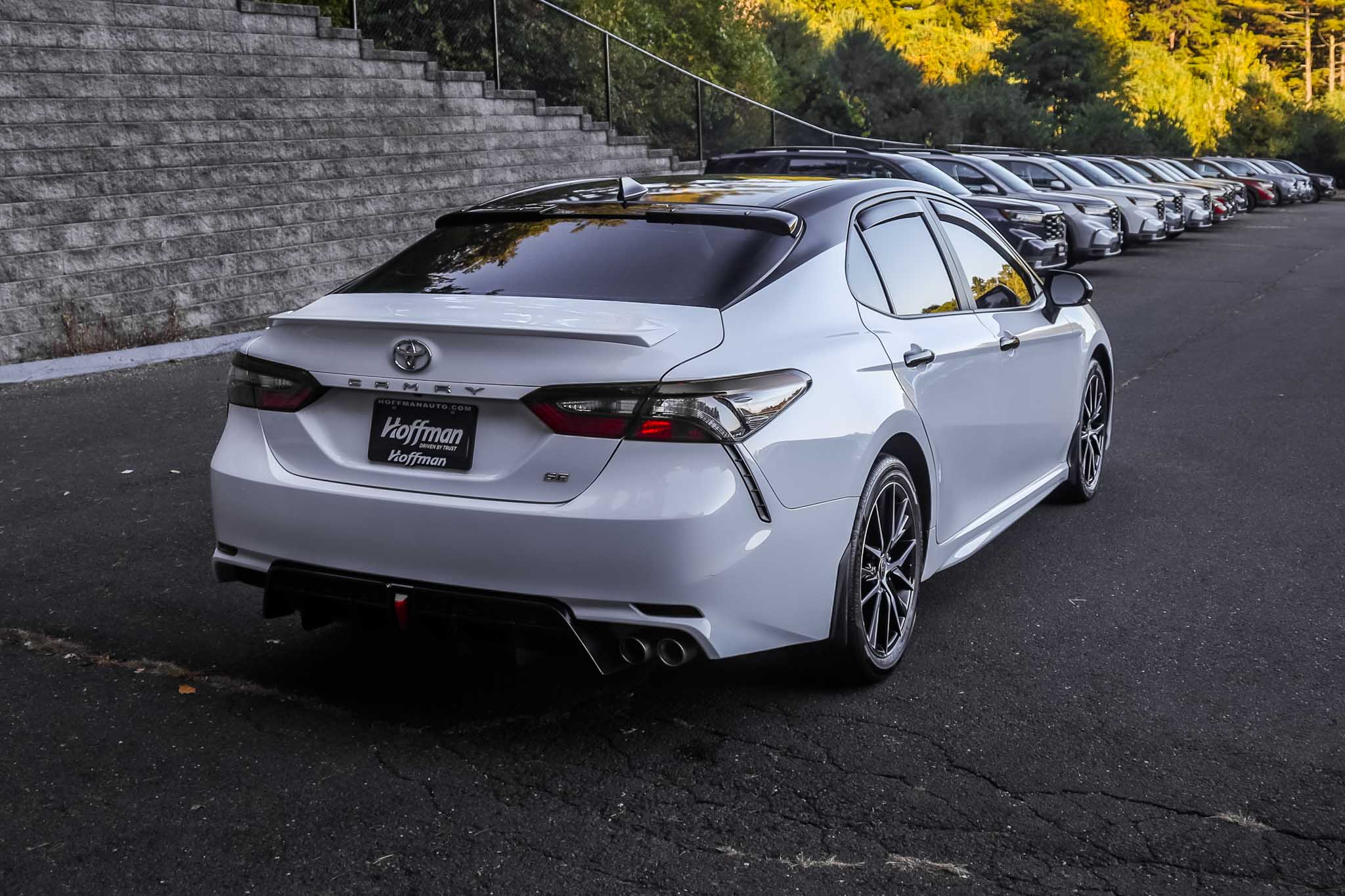 2023 Toyota Camry SE photo 4