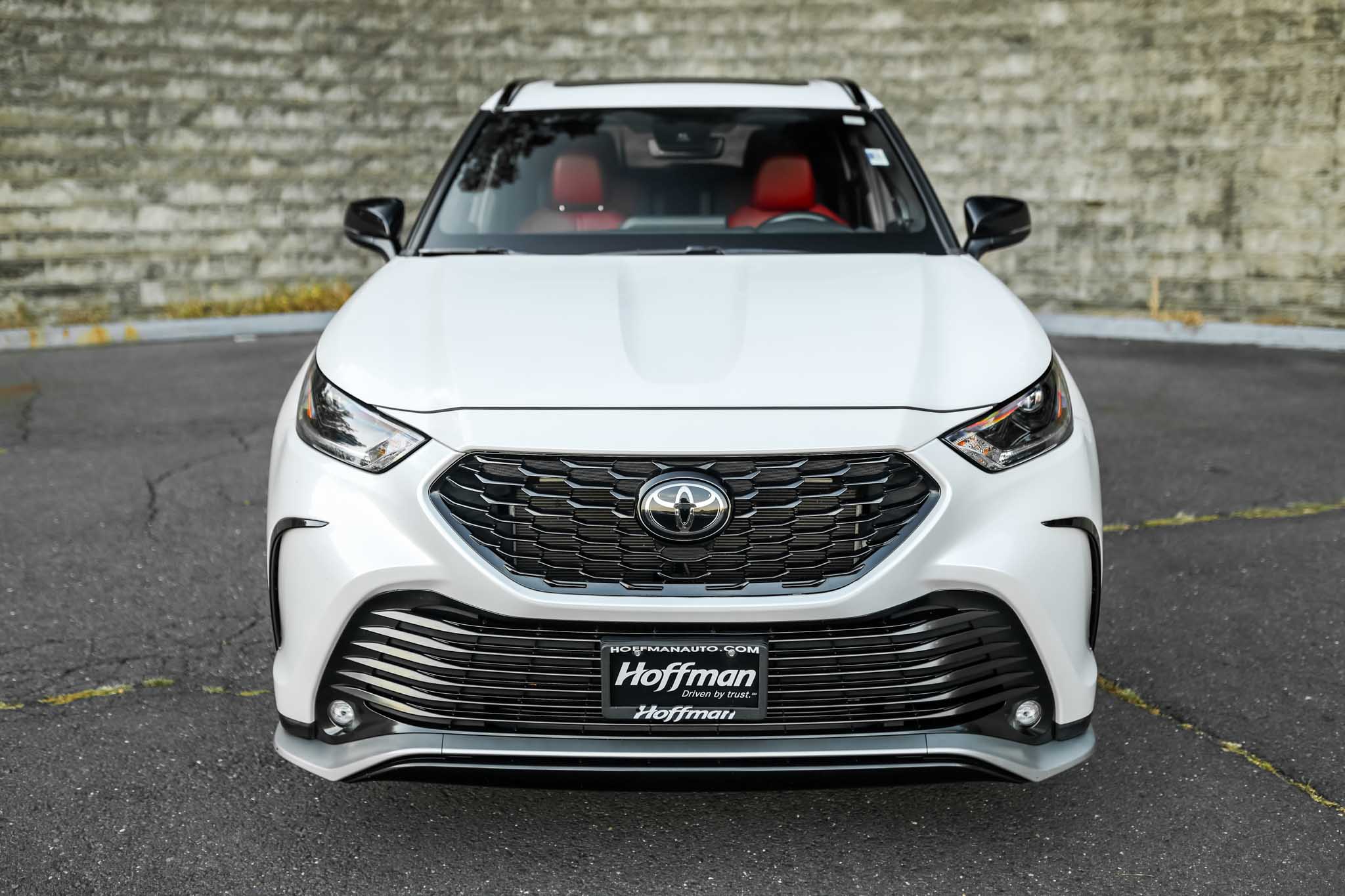 2022 Toyota Highlander XSE photo 2