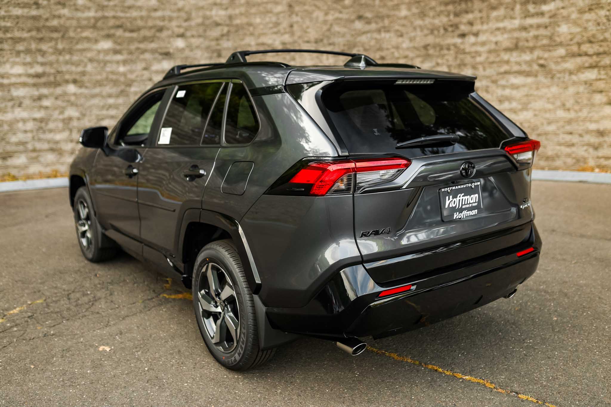 2025 Toyota RAV4 SE Hybrid photo 3