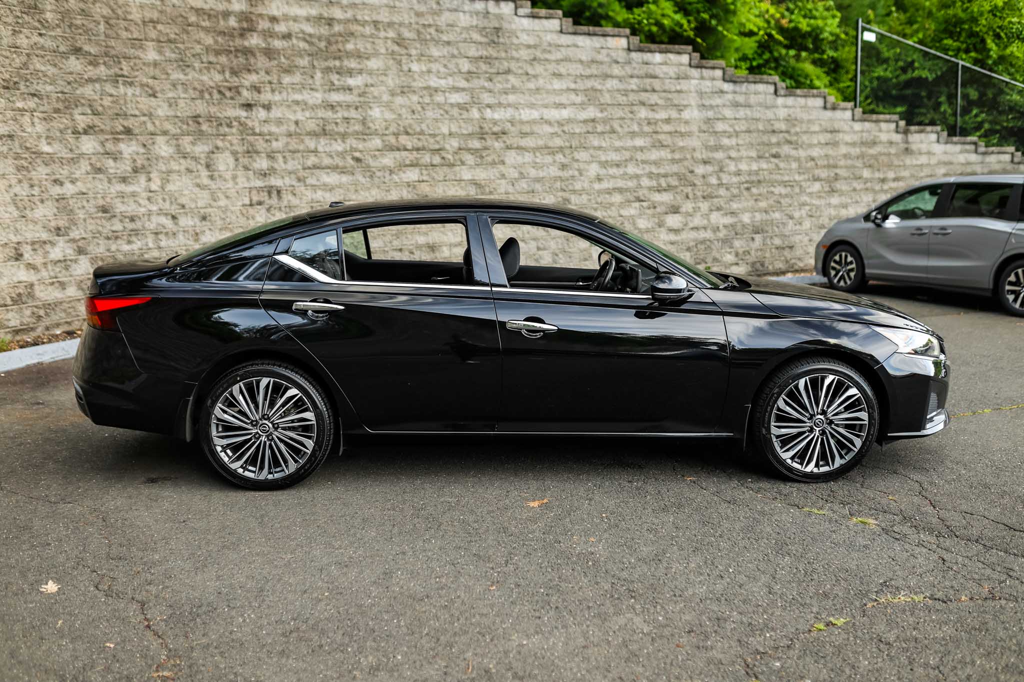 2023 Nissan Altima 2.5 SL photo 2