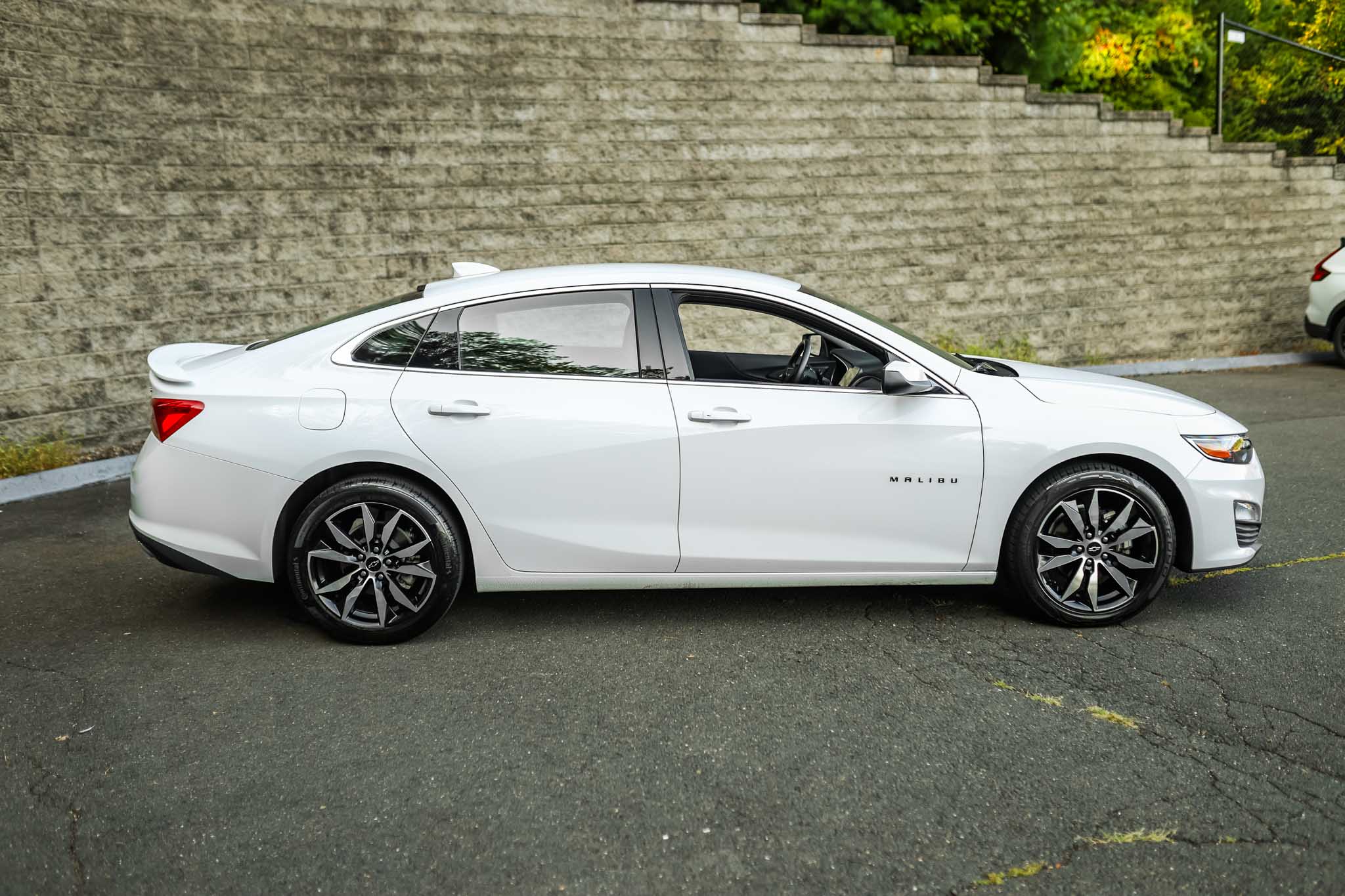 2025 Chevrolet Malibu RS photo 3