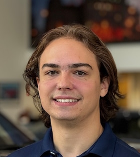 Staff member Assistant Service Advisor from 682e15557181