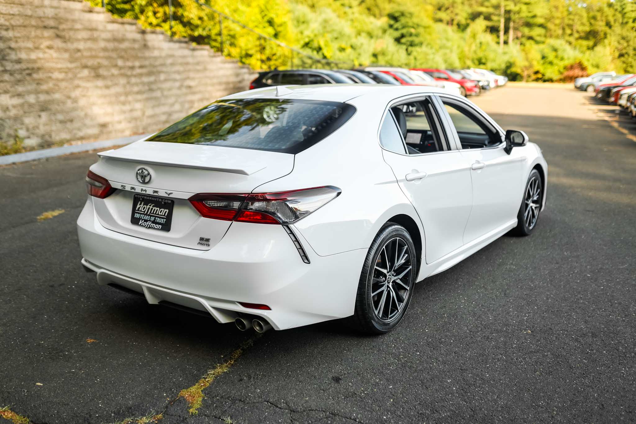 2023 Toyota Camry SE photo 4