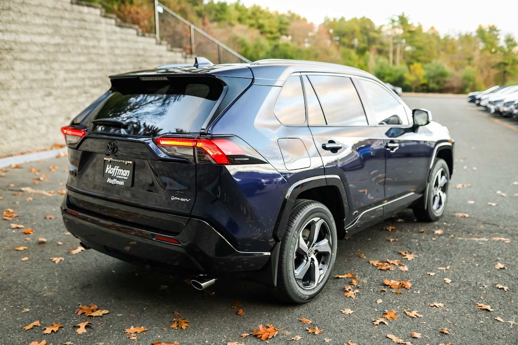 New 2025 Toyota RAV4 Plug-in Hybrid SE PLUG-IN HYBRID