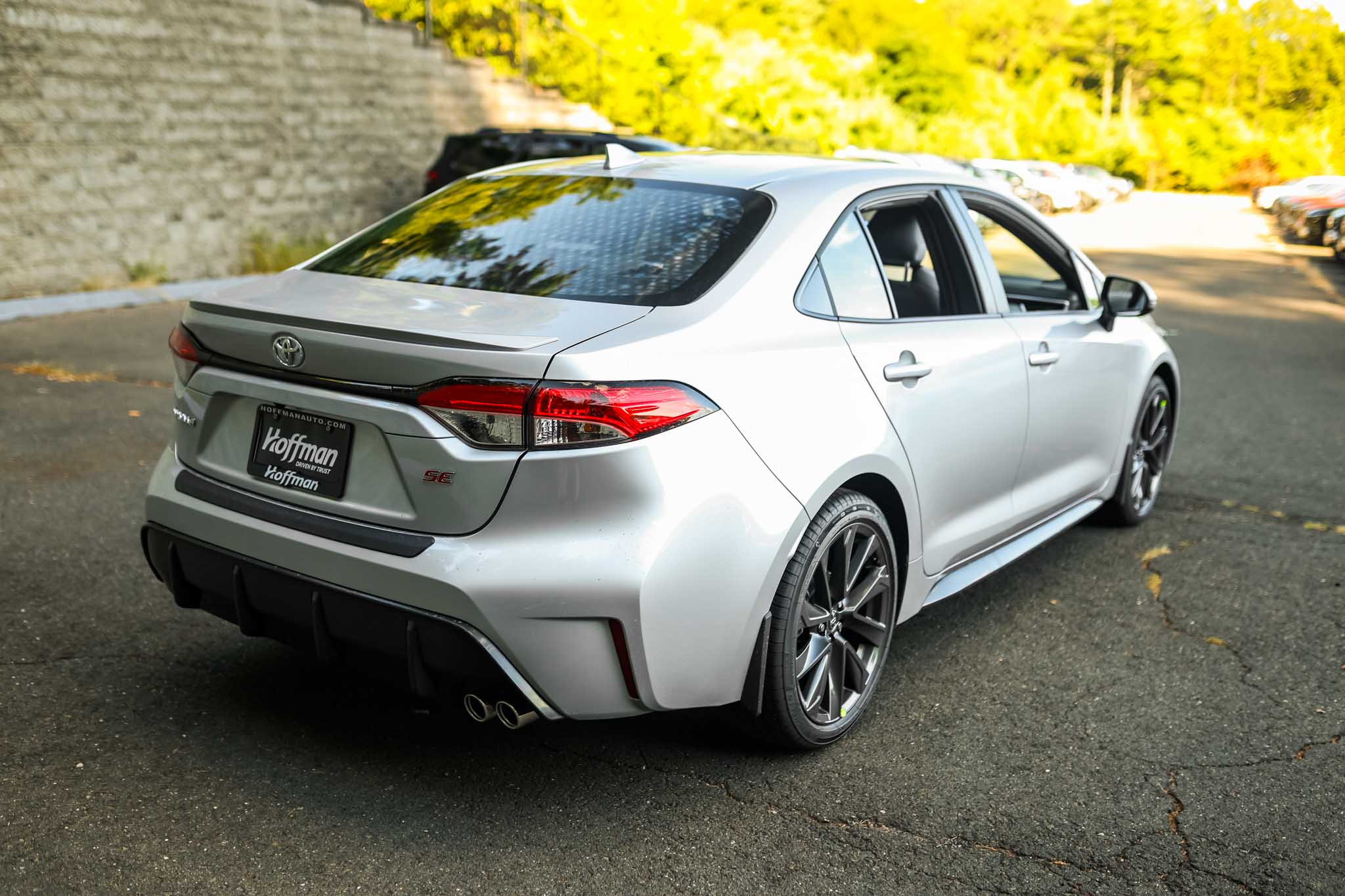 2025 Toyota Corolla SE photo 3