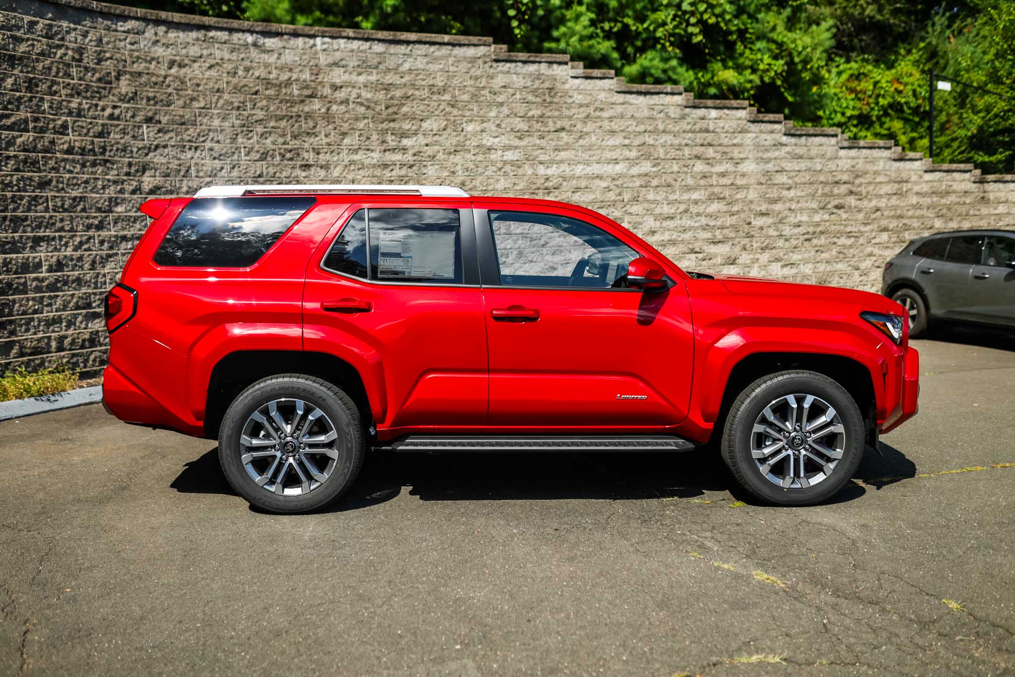 2025 Toyota 4Runner Limited photo 2