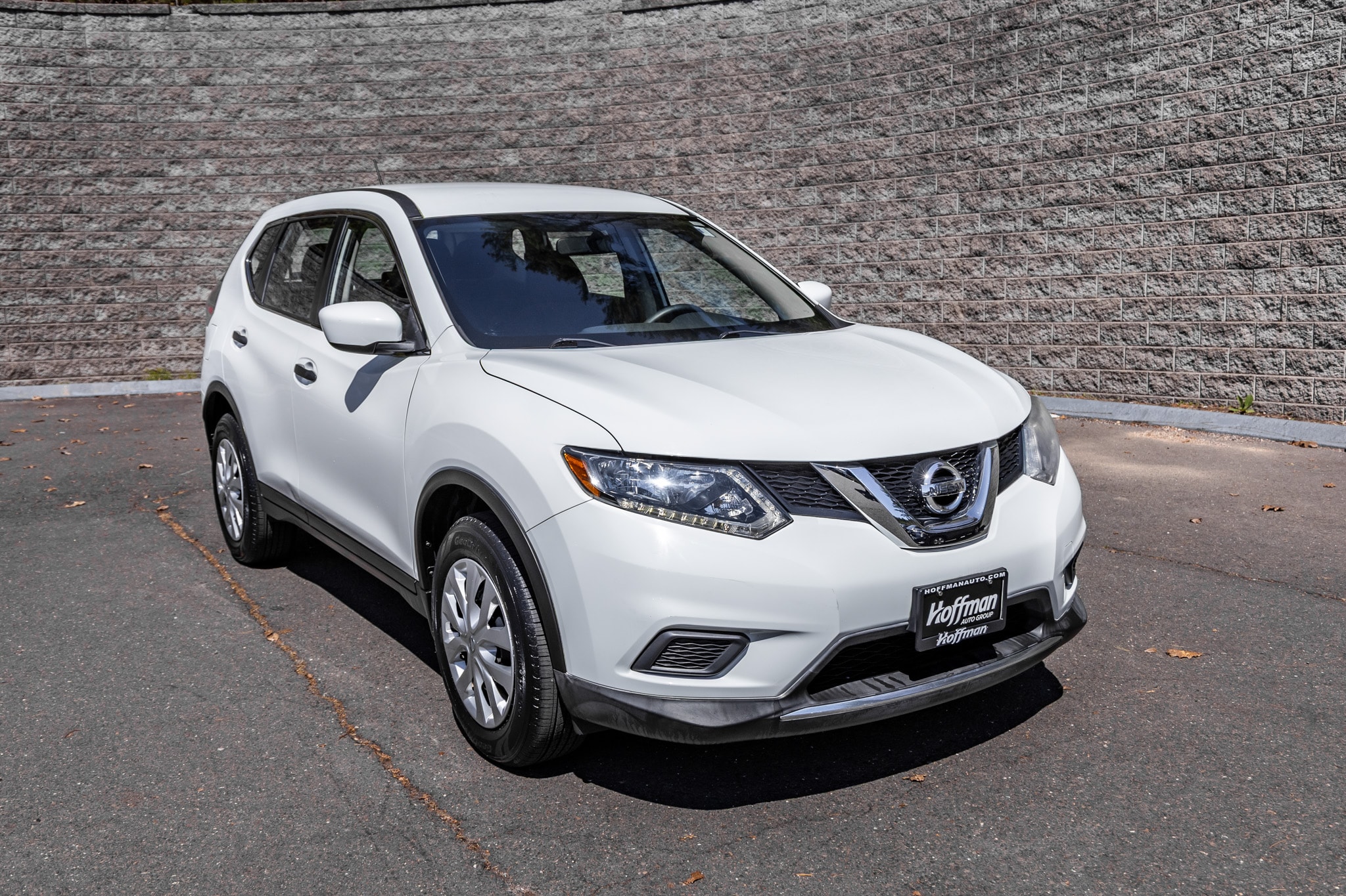 Used 2016 Nissan Rogue S with VIN KNMAT2MV9GP723425 for sale in Simsbury, CT