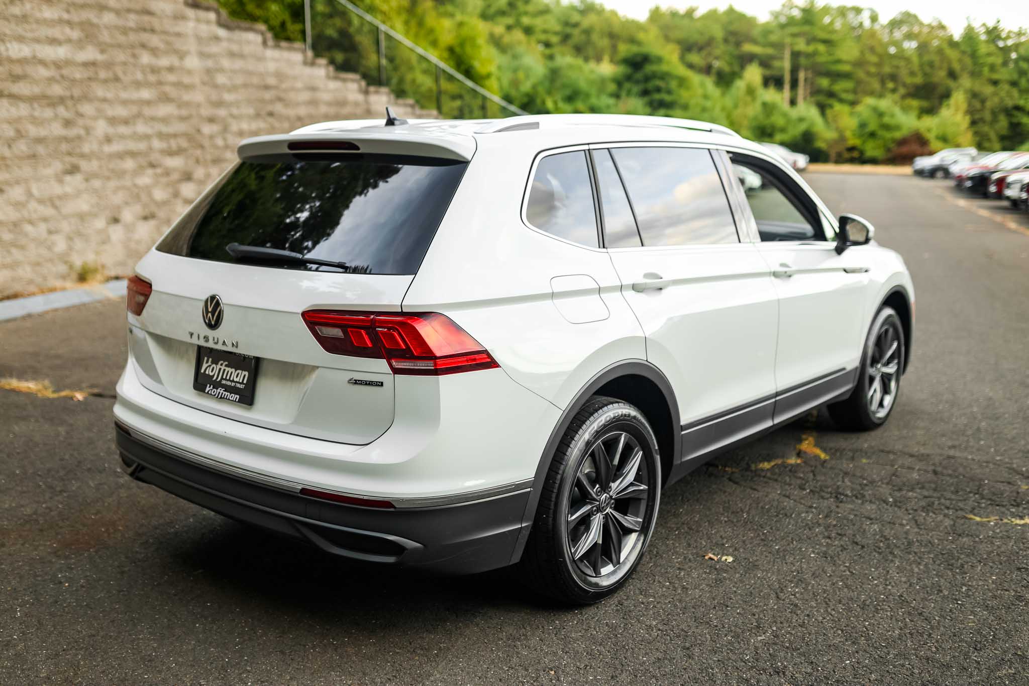 2022 Volkswagen Tiguan SE photo 4