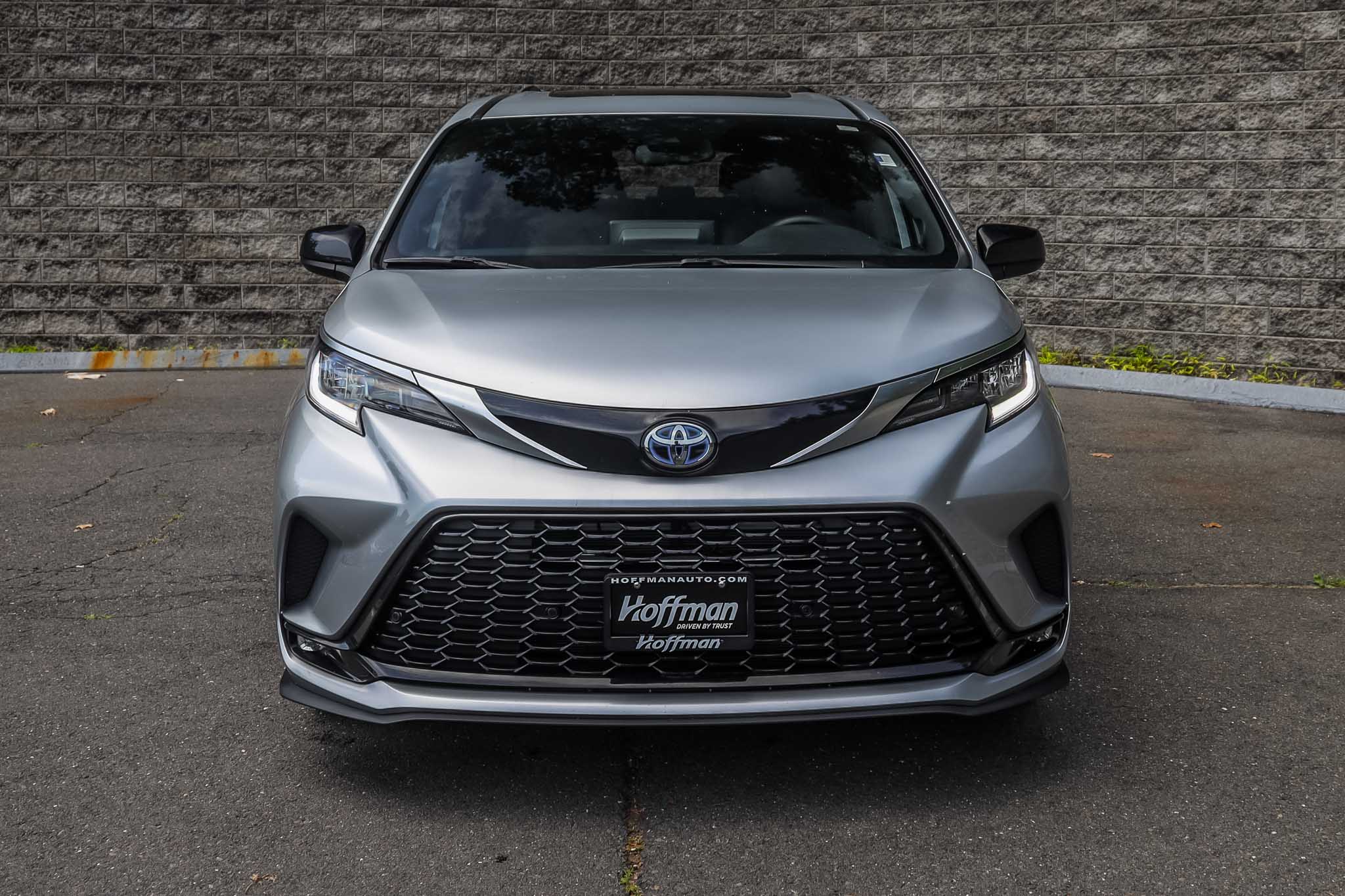 Certified 2022 Toyota Sienna XSE with VIN 5TDDSKFC8NS073761 for sale in Simsbury, CT