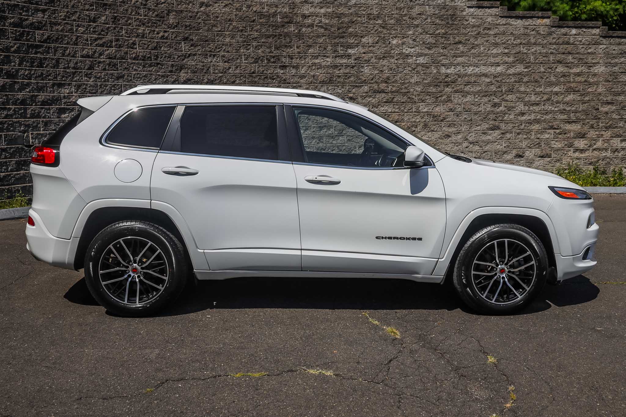 2018 Jeep Cherokee Overland photo 2