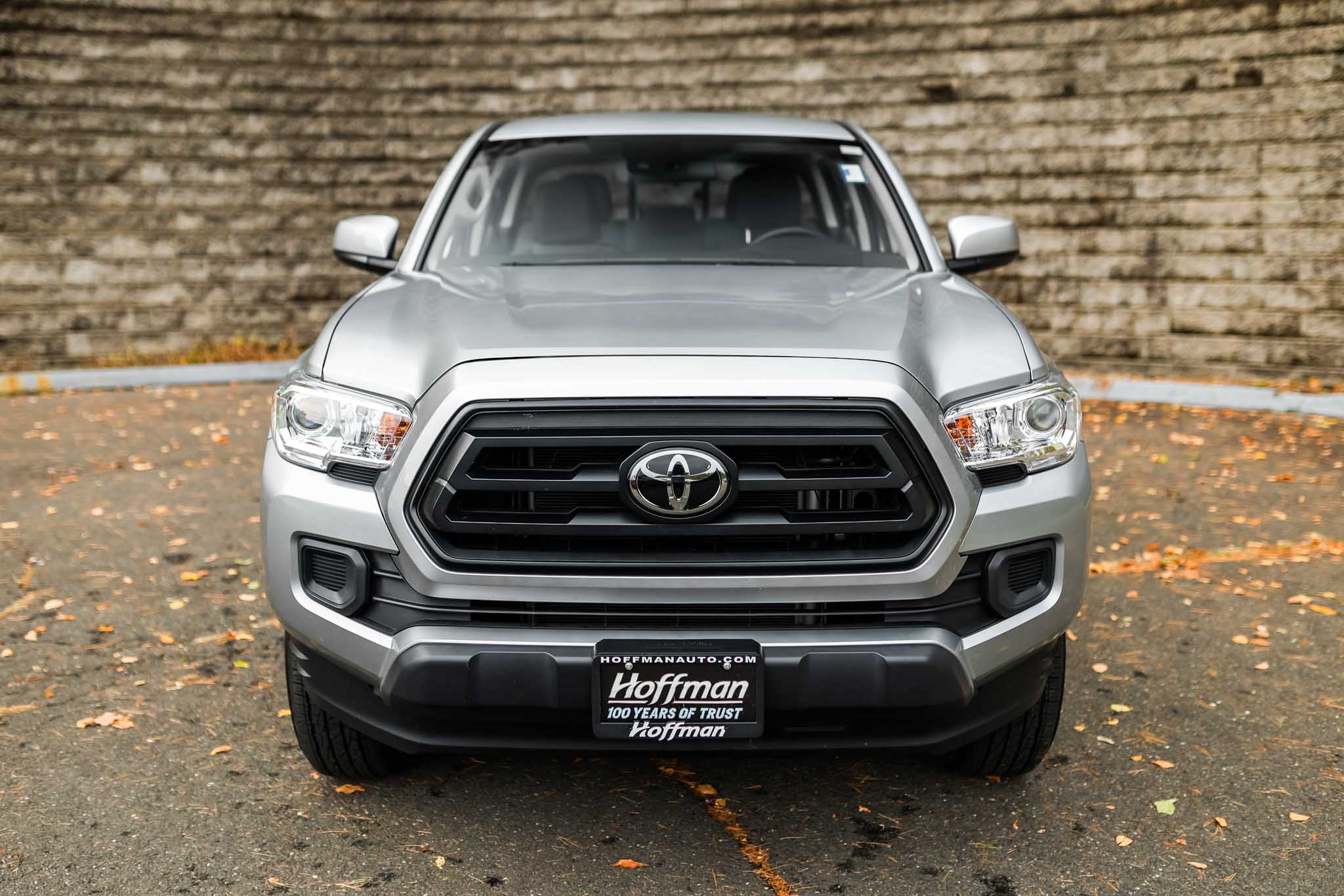 2023 Toyota Tacoma SR5 Double Cab photo 2