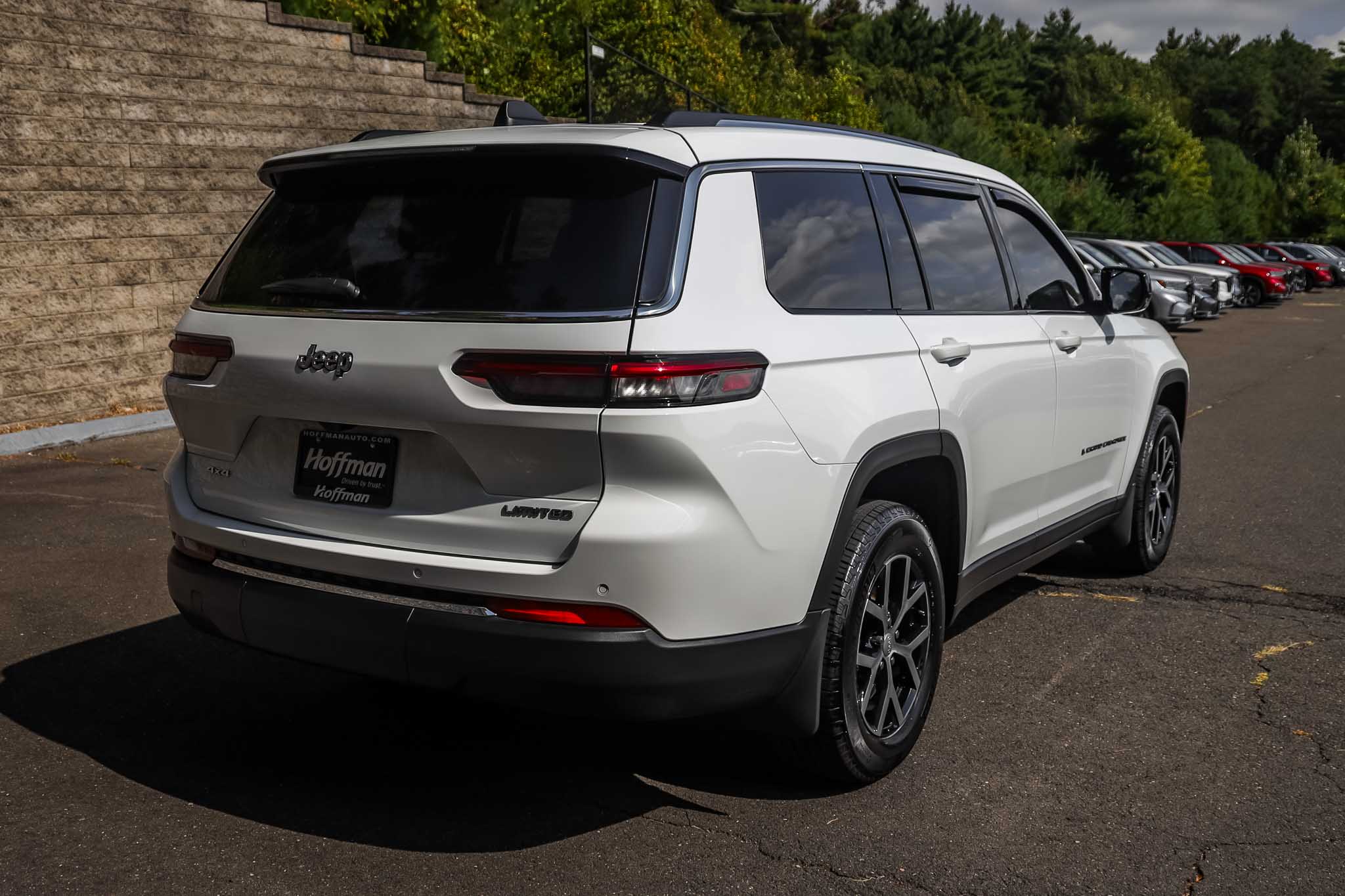 2023 Jeep Grand Cherokee Limited photo 4