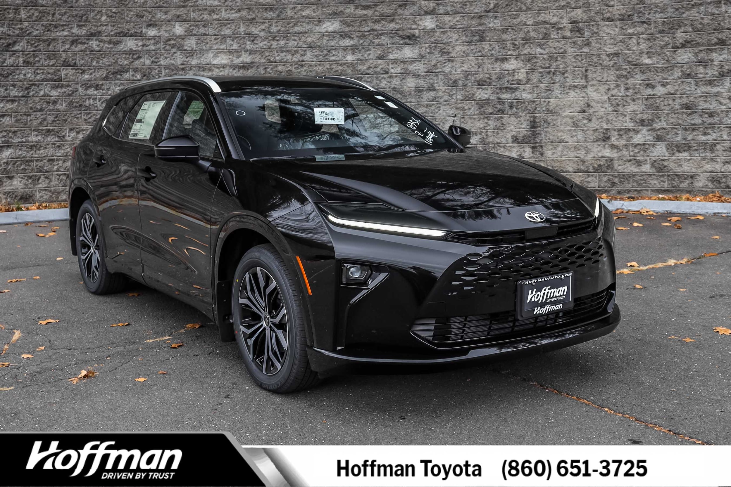 2025 Toyota Crown Signia XLE's photo