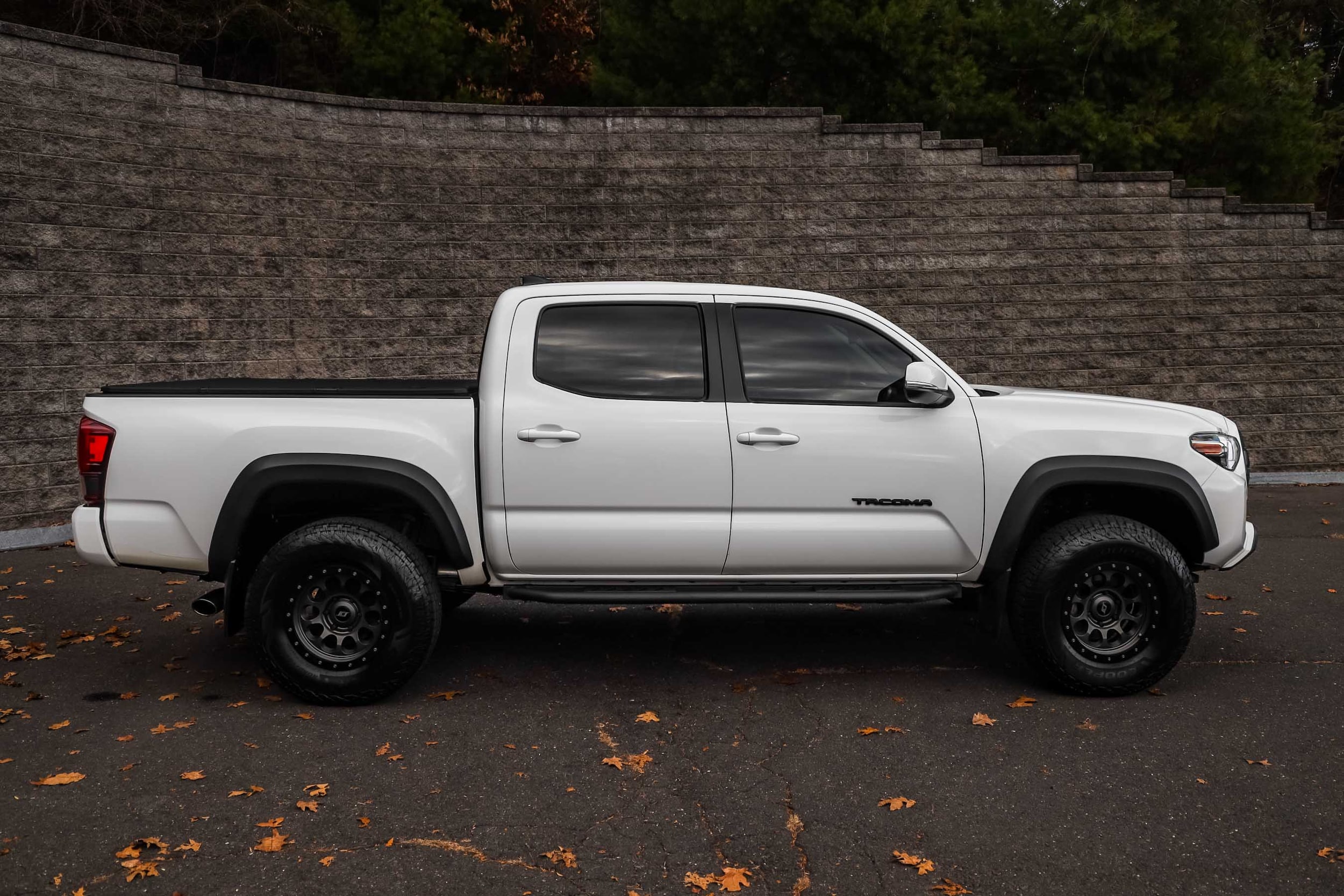 2023 Toyota Tacoma Trail Edition photo 3