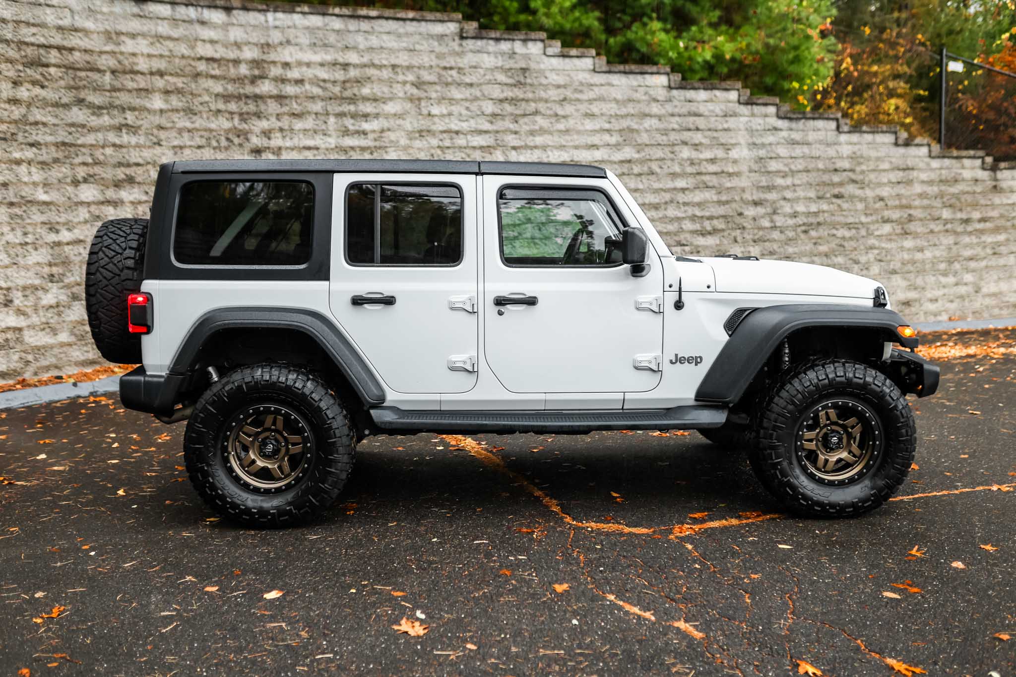 2018 Jeep Wrangler Unlimited Sport S photo 3