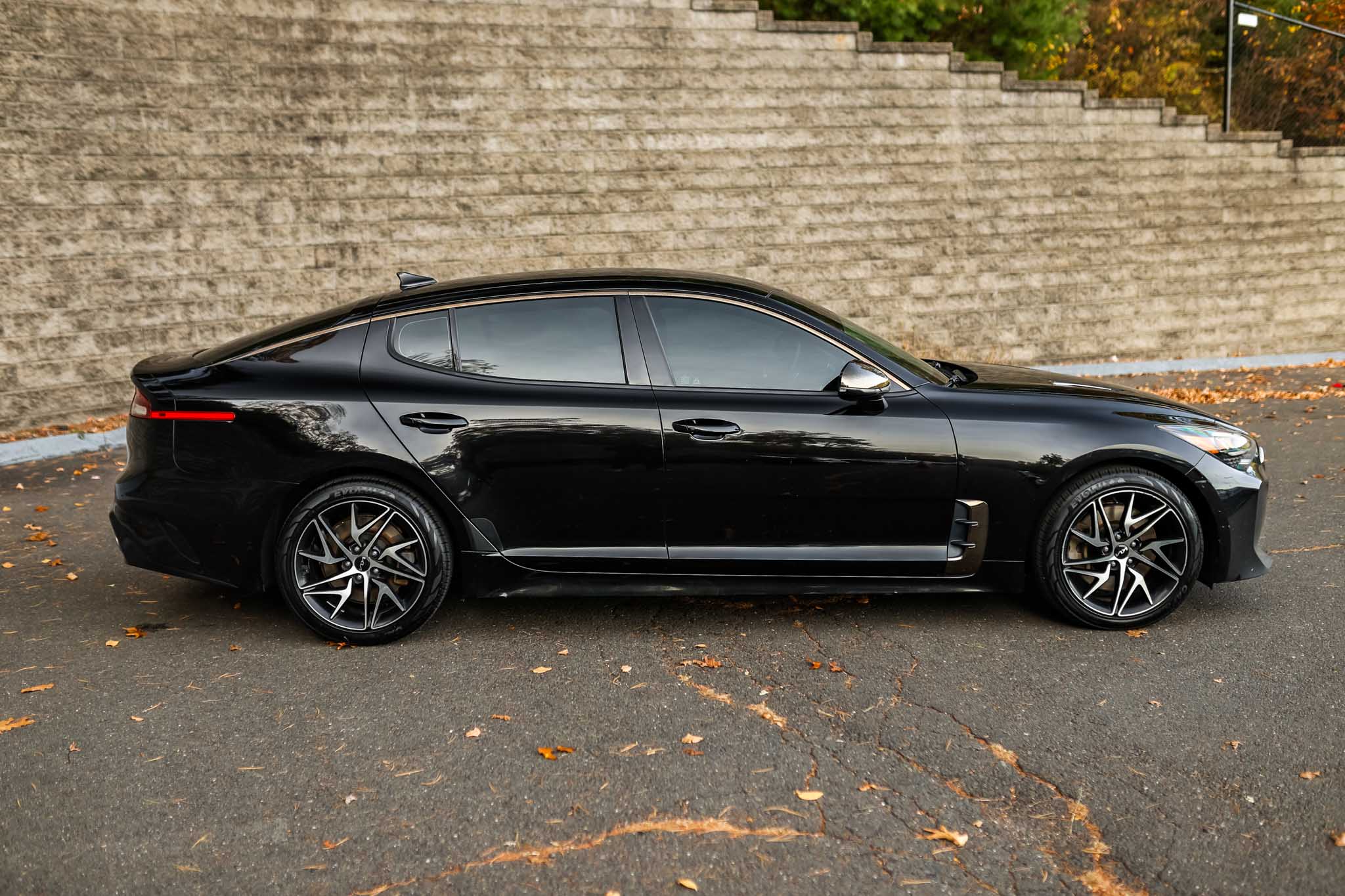 2022 Kia Stinger GT-Line photo 3