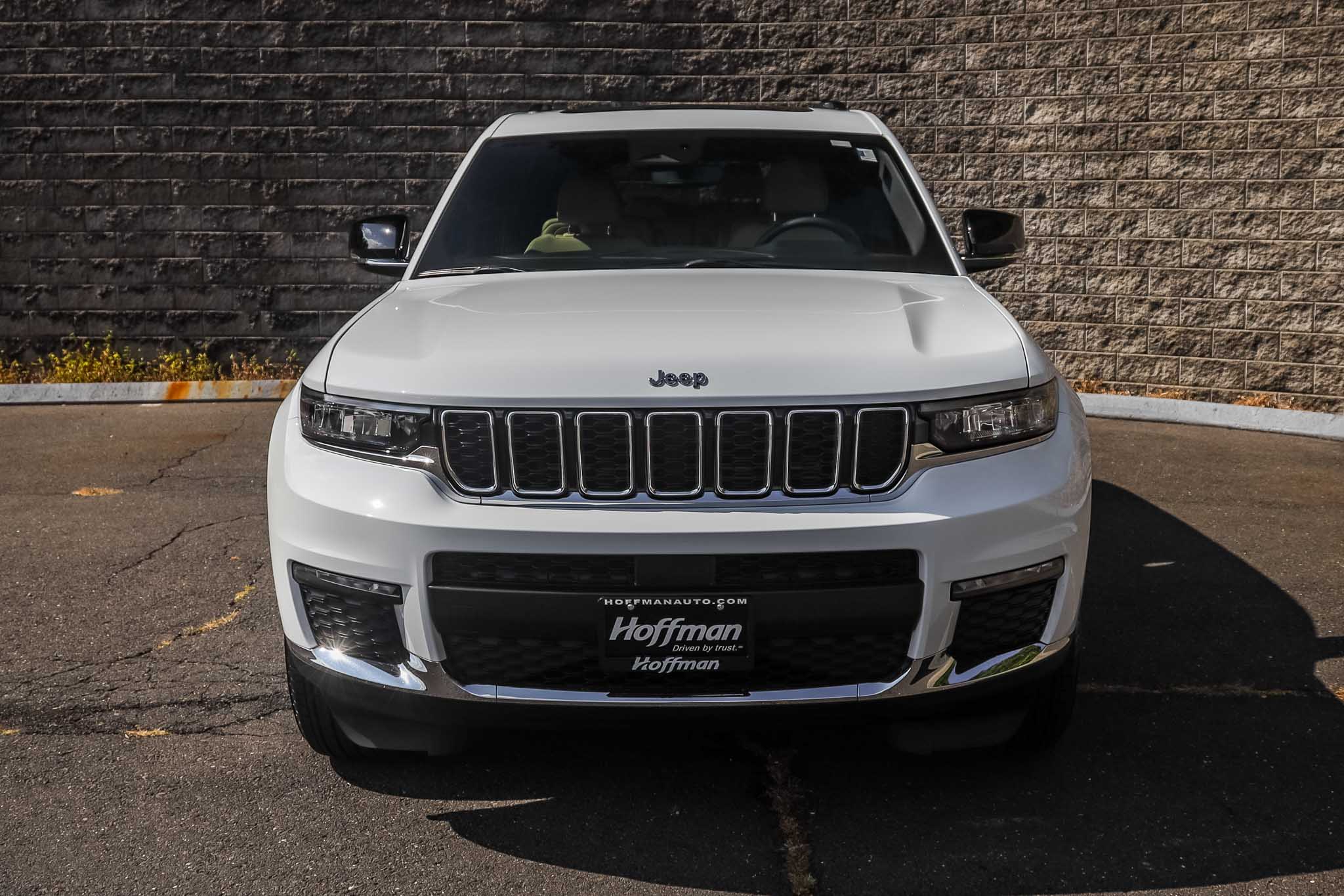 2023 Jeep Grand Cherokee Limited photo 2