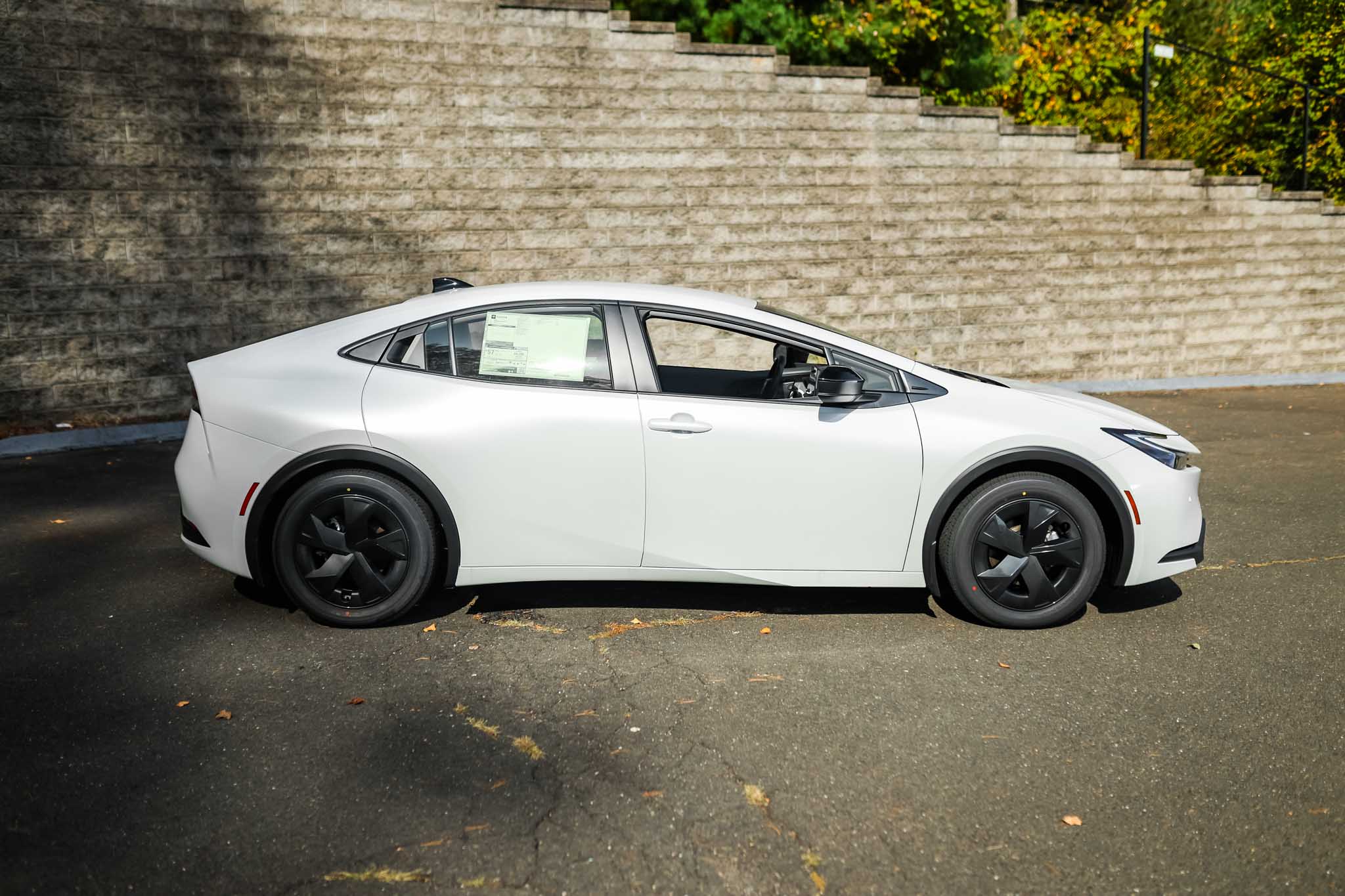 2026 Toyota Prius LE photo 2