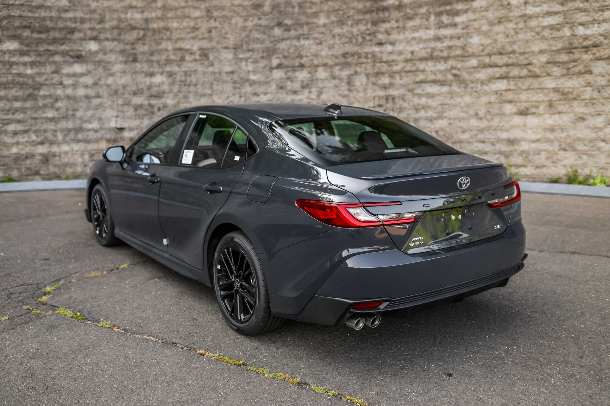 2026 Toyota Camry SE photo 4