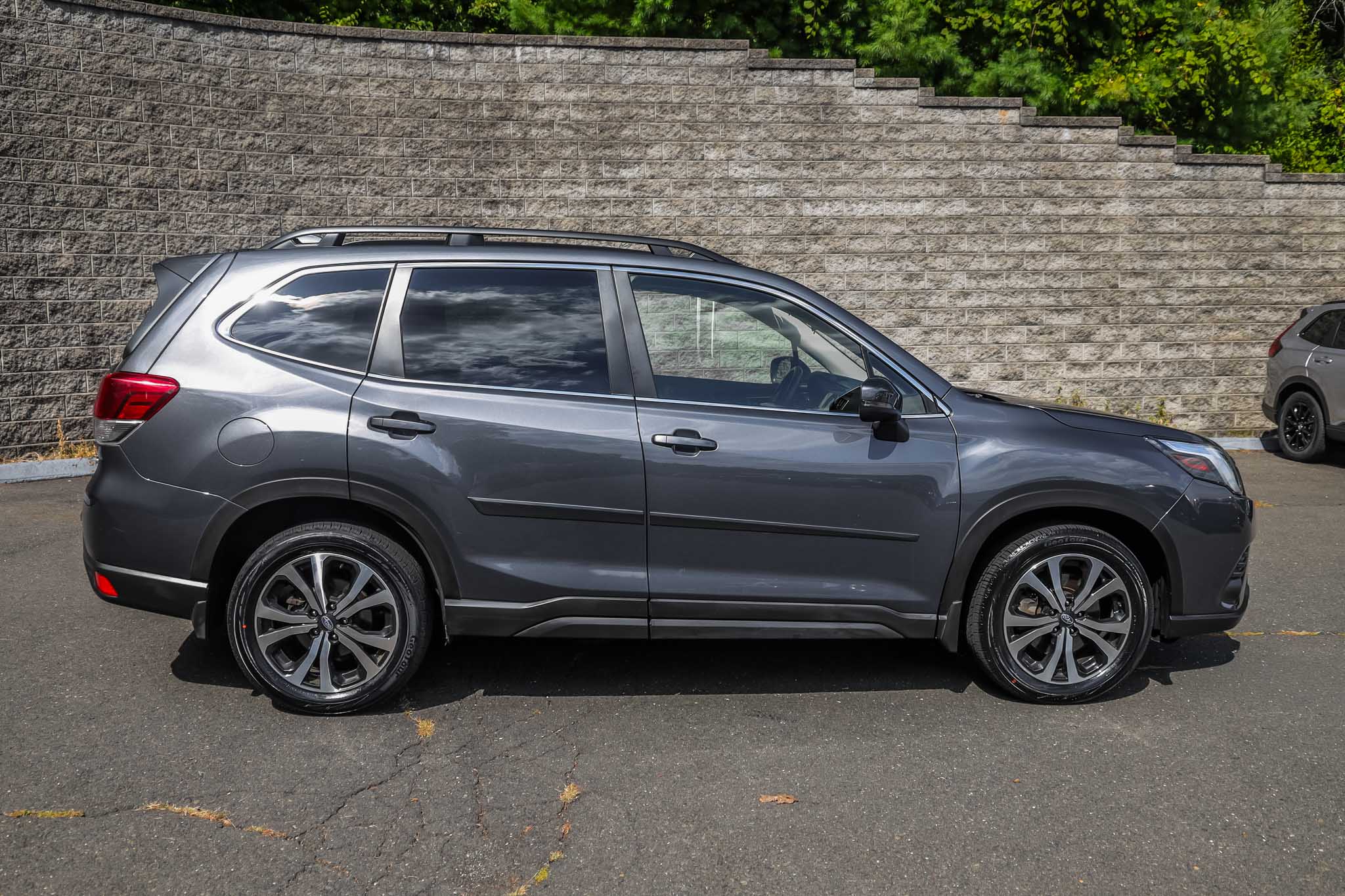 2022 Subaru Forester Limited photo 3