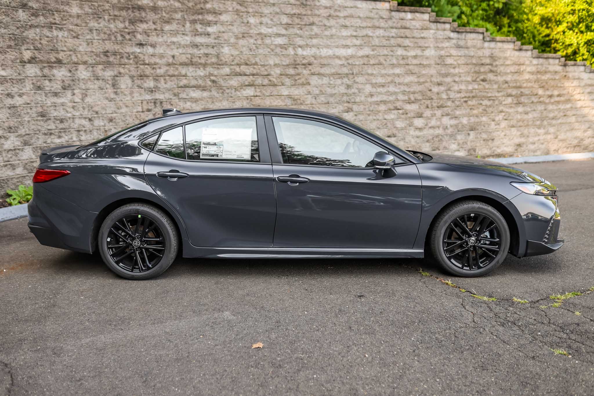 2026 Toyota Camry SE photo 2