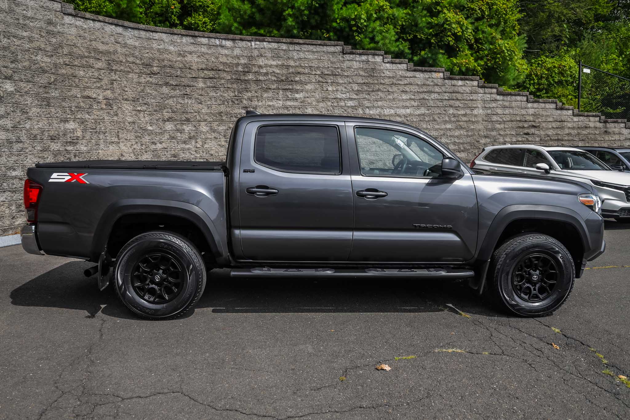 2023 Toyota Tacoma SR5 Double Cab photo 2