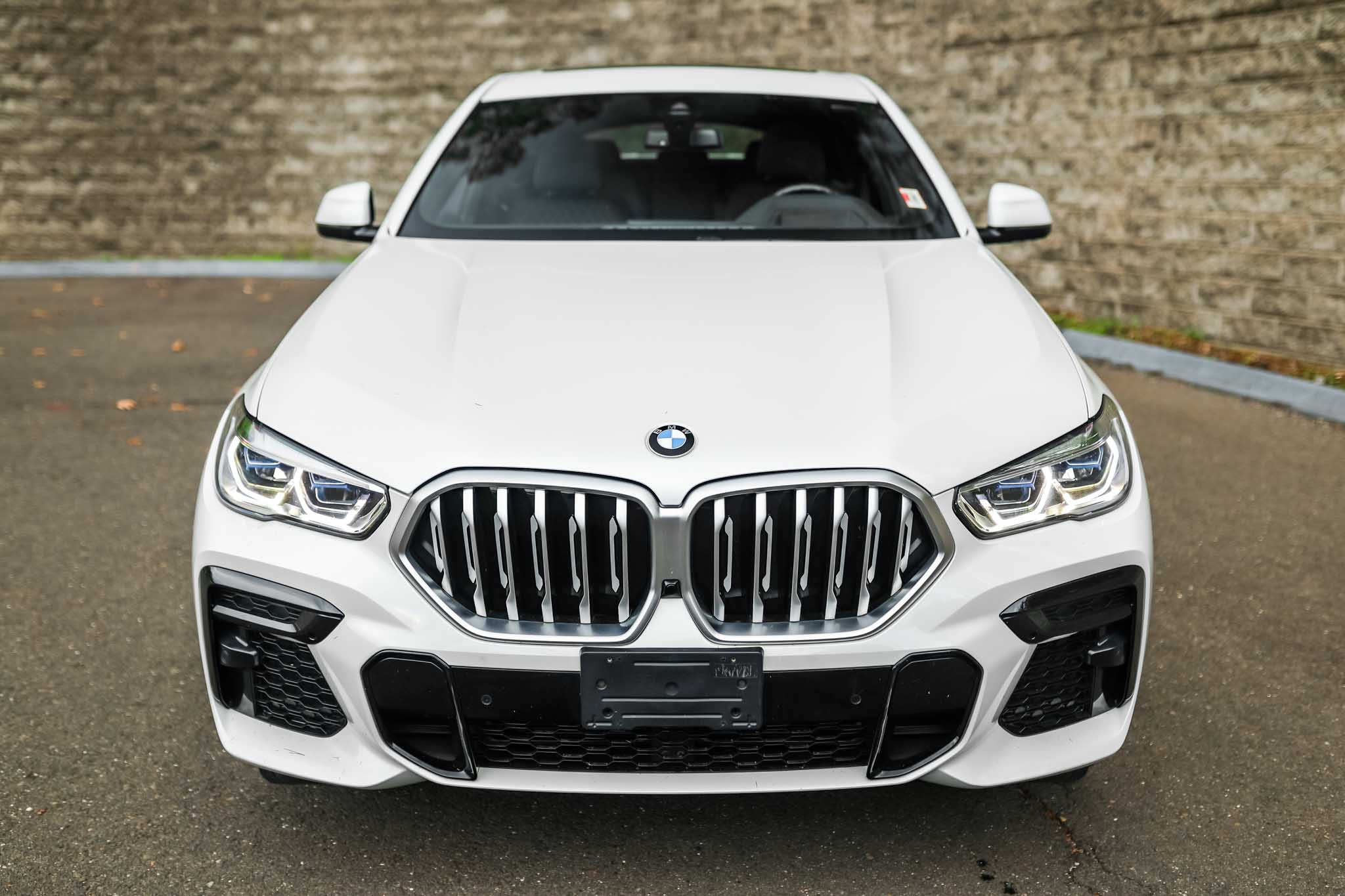 Used 2022 BMW X6 40i with VIN 5UXCY6C00N9L25138 for sale in Simsbury, CT