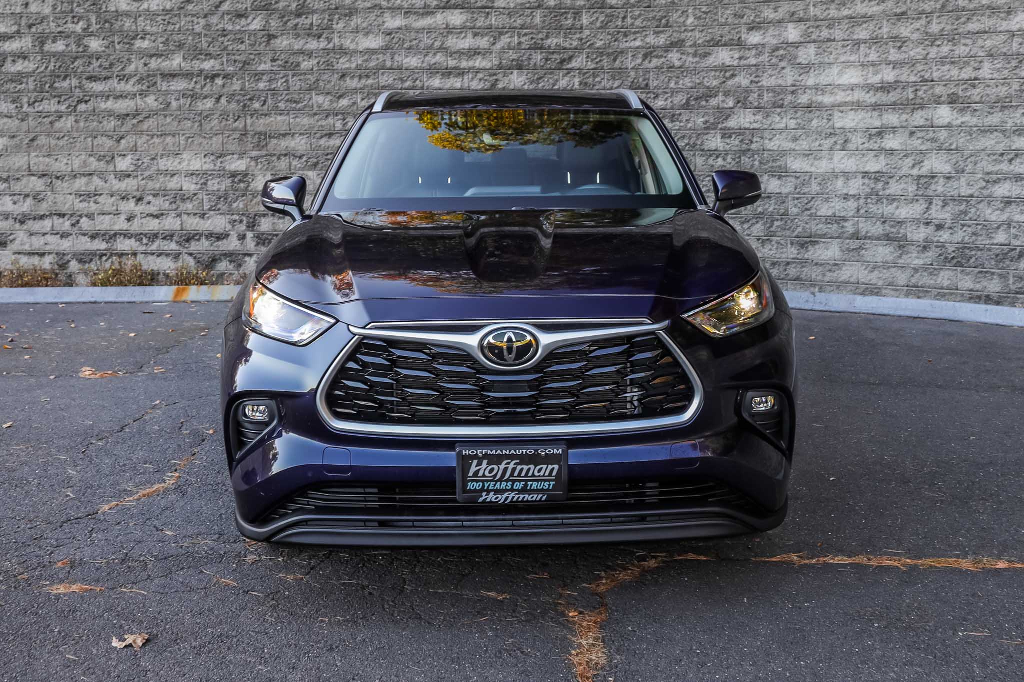 2022 Toyota Highlander XLE photo 2