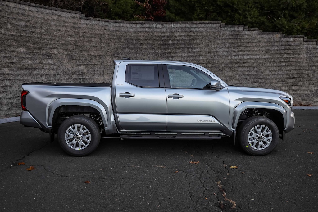 New 2025 Toyota Tacoma SR5 4X4 DOUBLE CAB
