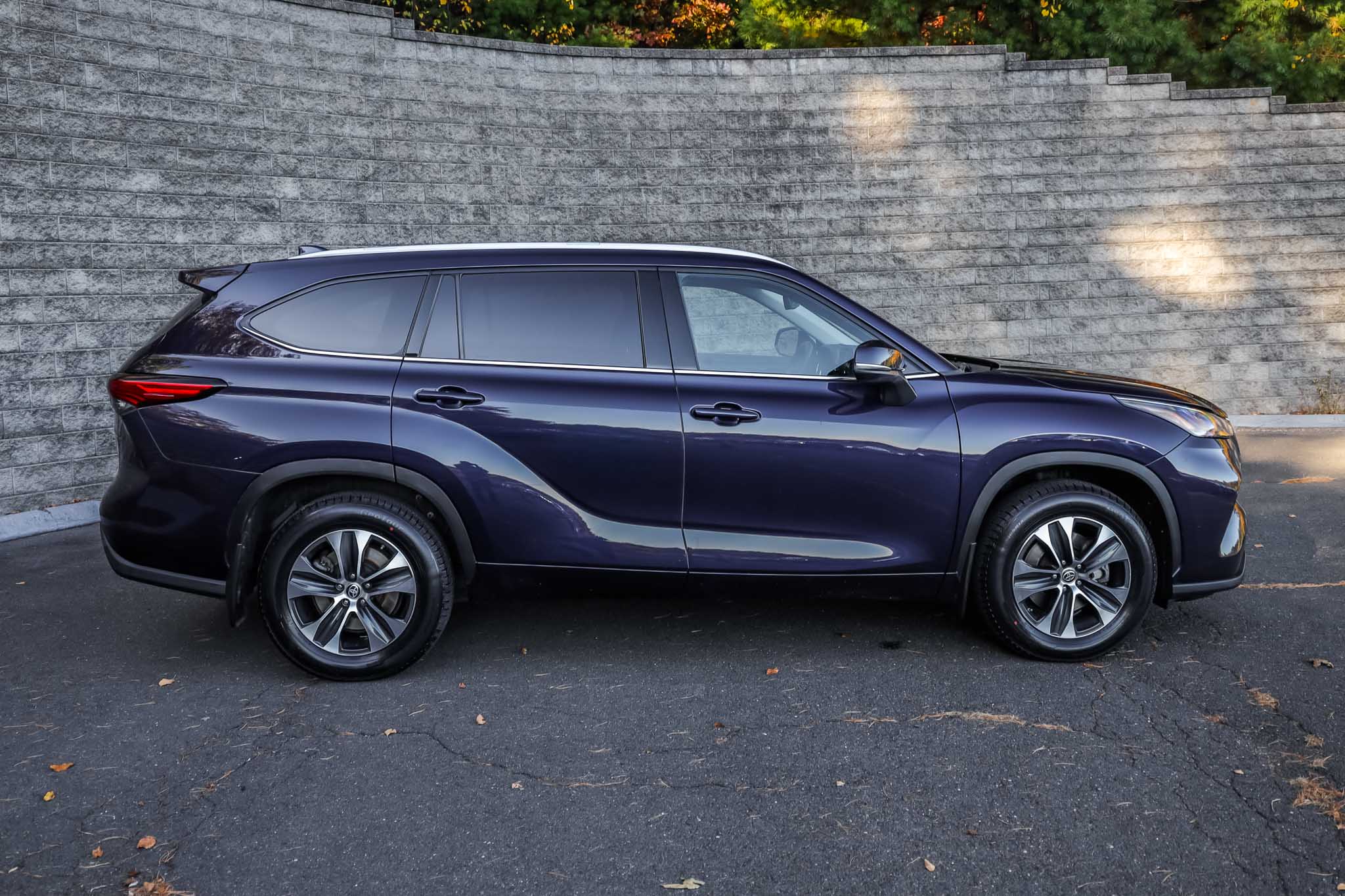 2022 Toyota Highlander XLE photo 3