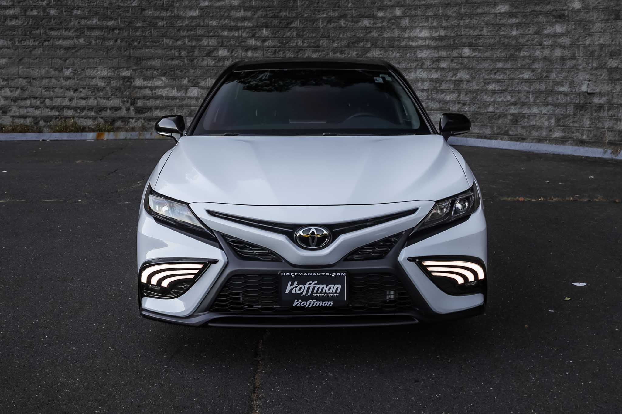 2023 Toyota Camry SE photo 2