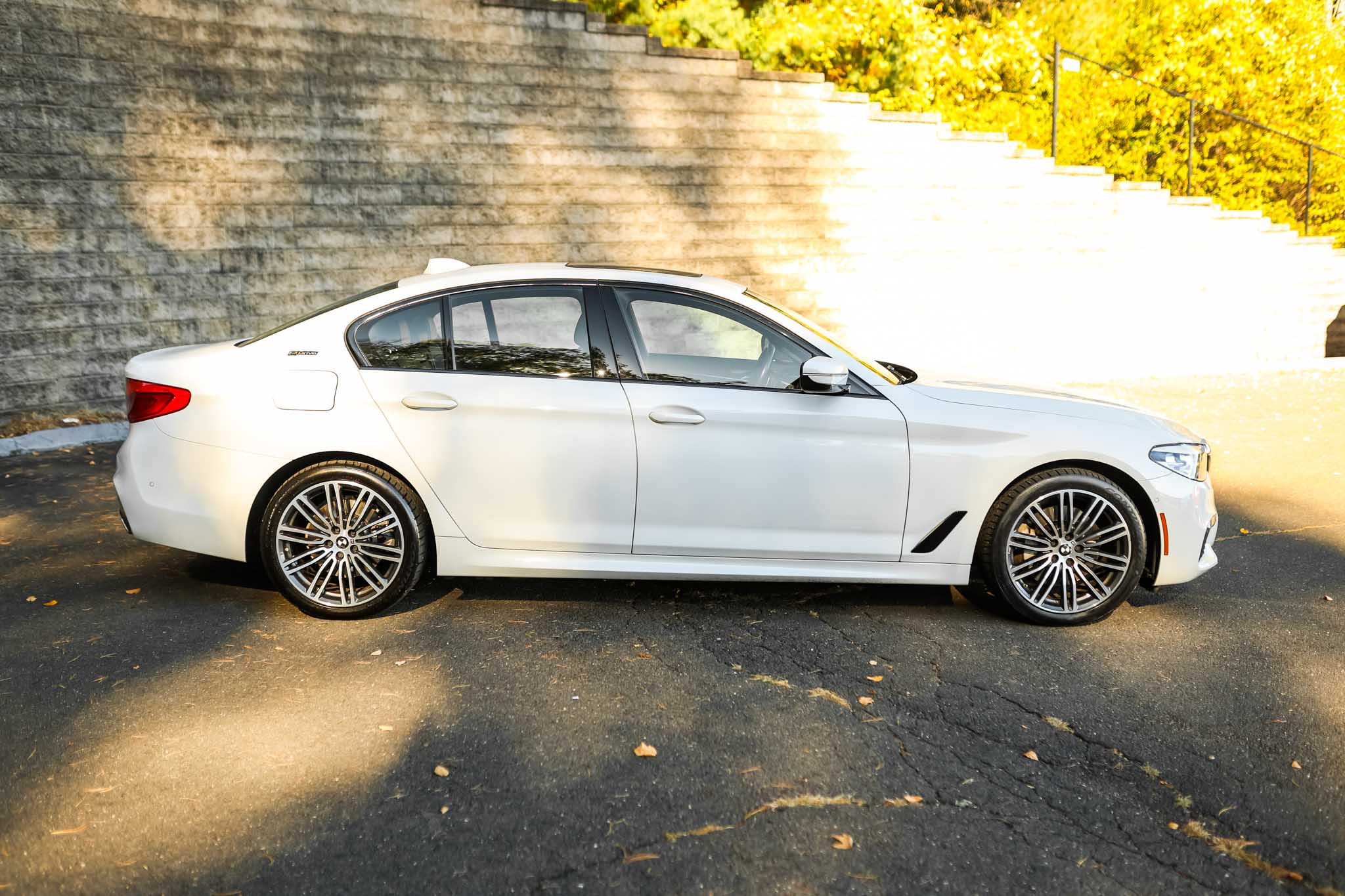 2019 Bmw 530e xDrive Sedan photo 3