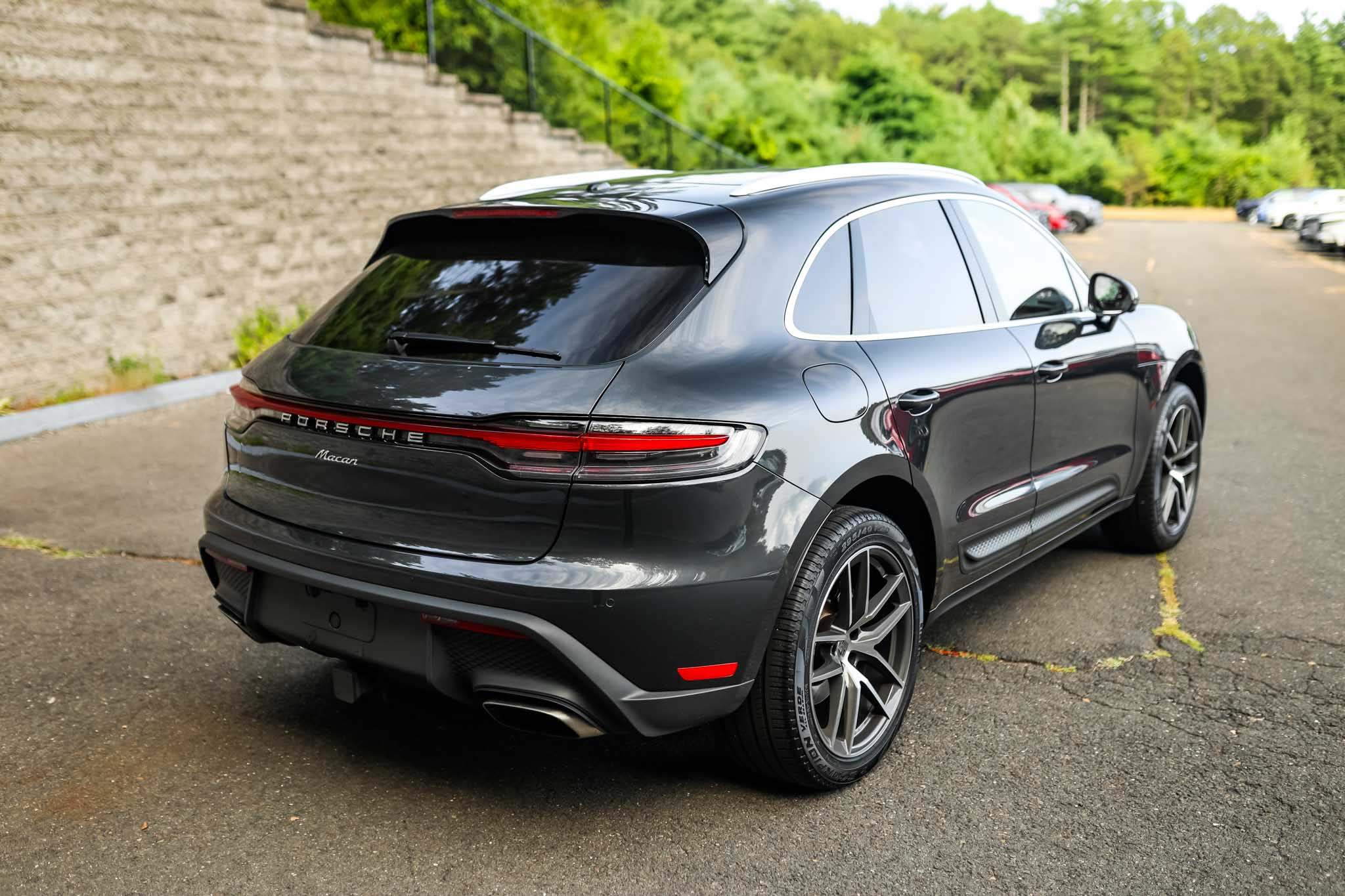 2024 Porsche Macan Base photo 3