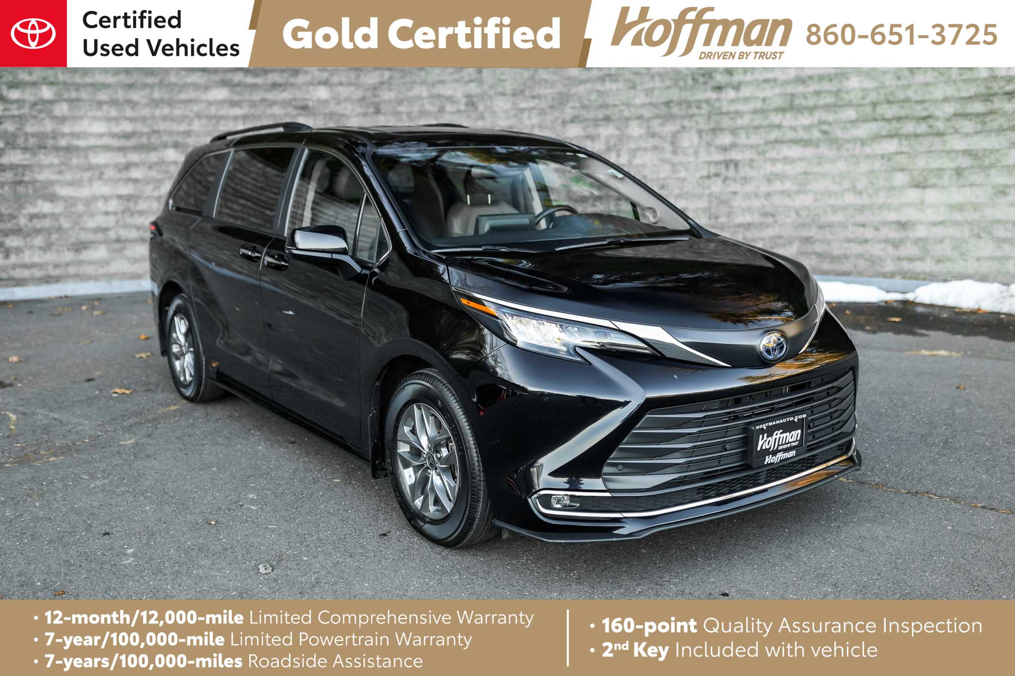 2023 Toyota Sienna XLE's photo