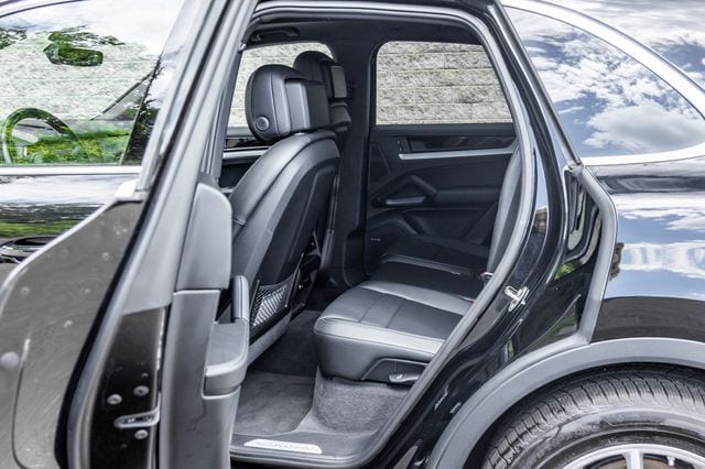 2024 Porsche Cayenne Base - Photo 21