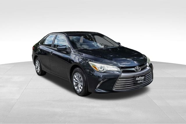 Used 2015 Toyota Camry LE with VIN 4T4BF1FK4FR458066 for sale in Simsbury, CT
