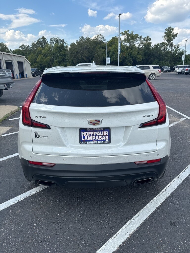 2022 Cadillac XT4 Luxury photo 2