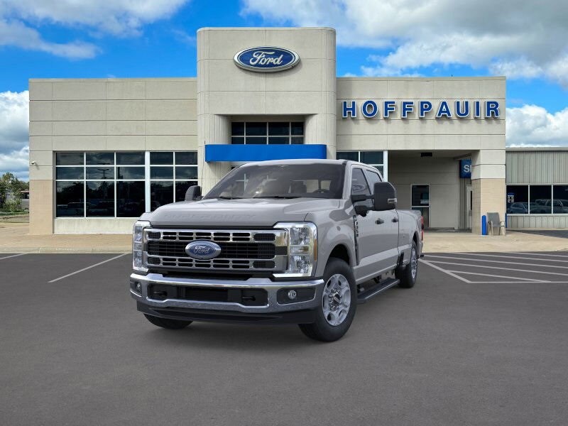 2026 Ford F-350 XLT photo 2