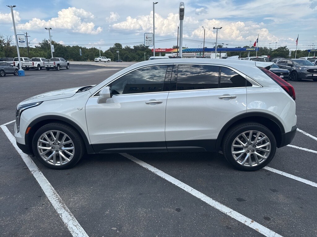2022 Cadillac XT4 Luxury photo 3