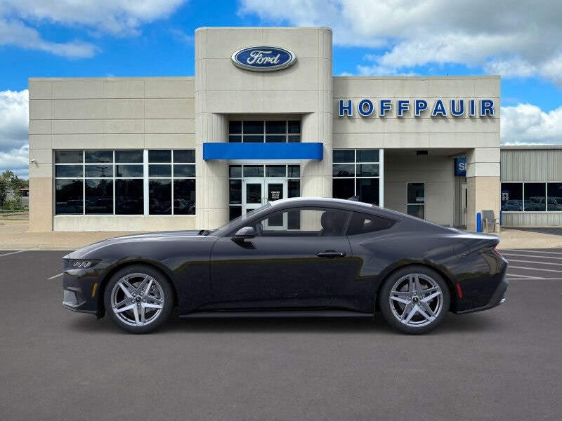 2025 Ford Mustang photo 3