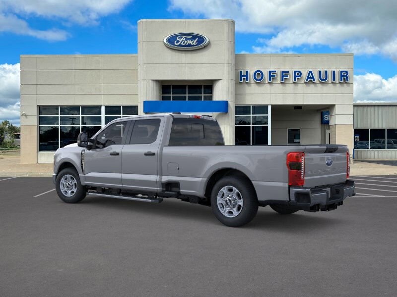 2026 Ford F-350 XLT photo 4