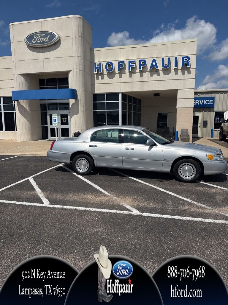 1999 Lincoln Town Car EXECUTIVE's photo