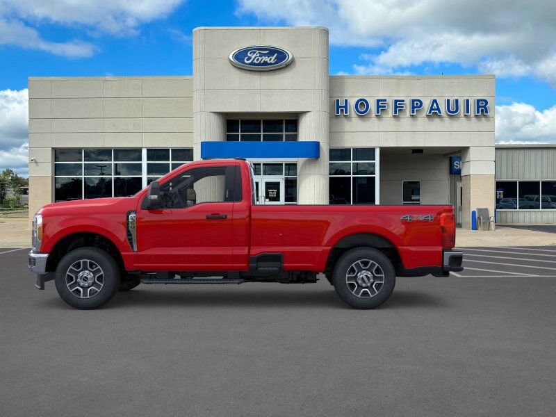 2025 Ford F-350 XLT photo 3